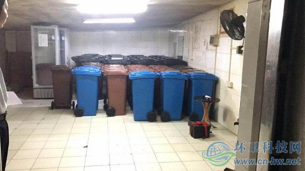 古北國(guó)際花園地下車庫(kù)分類收運(yùn)收集點(diǎn)