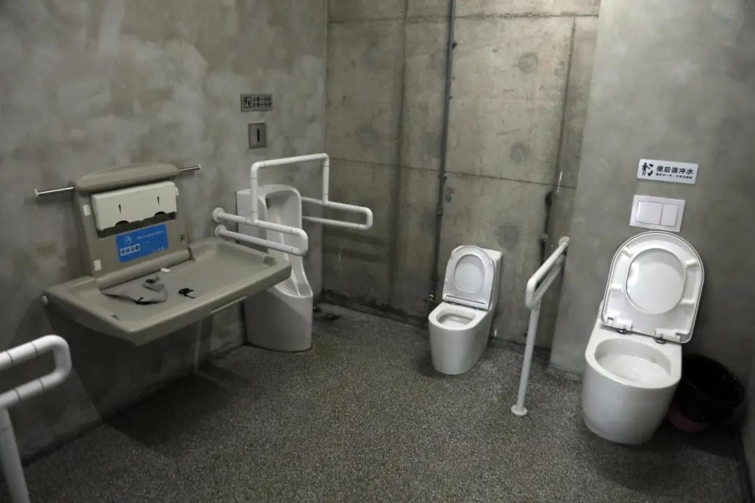 楊浦濱江電廠公廁.jpg
